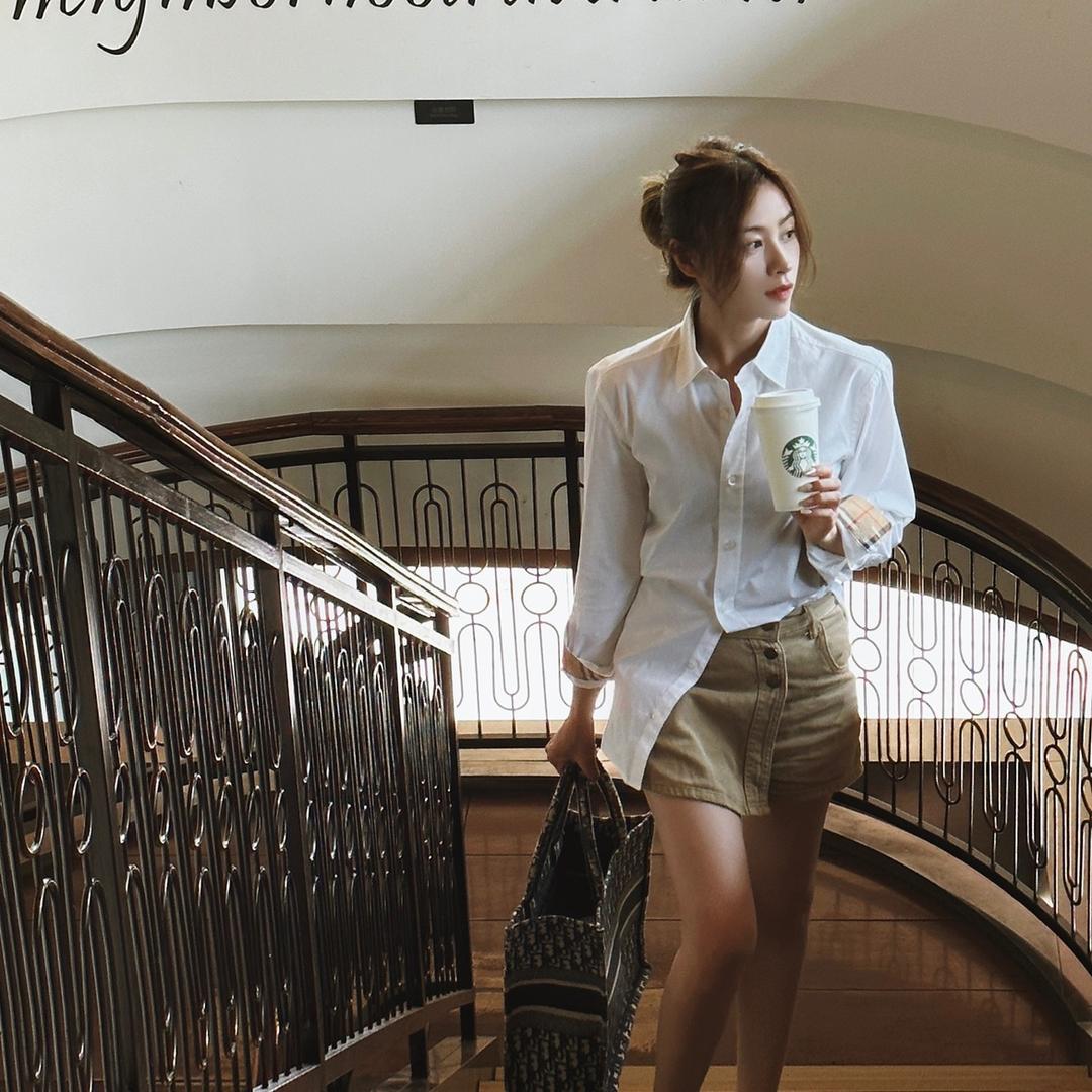 杨依依、
