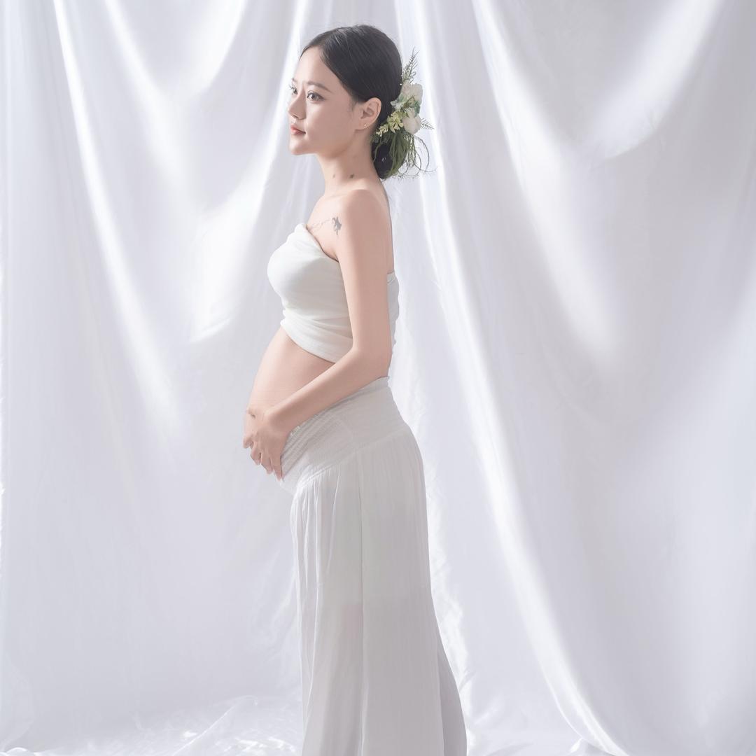 郑憨憨（没有婚姻责任在）