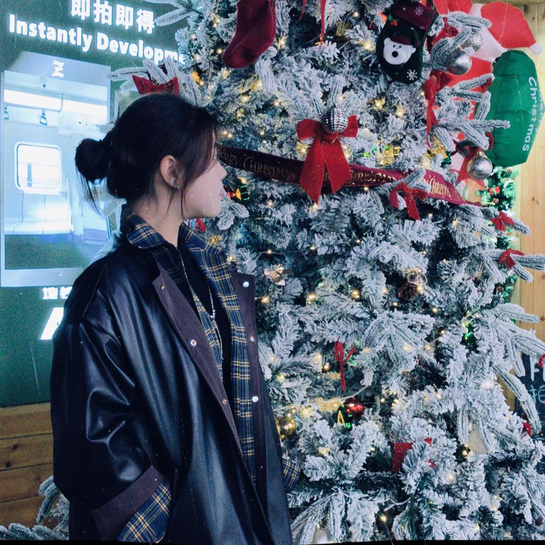 小蒋很开心