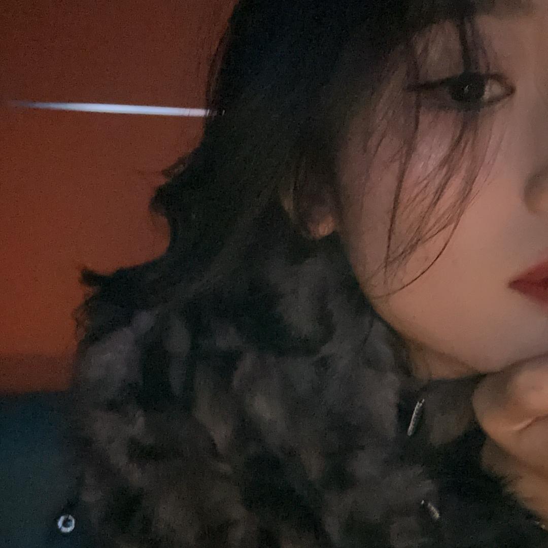 连告别都双手插兜的女人.