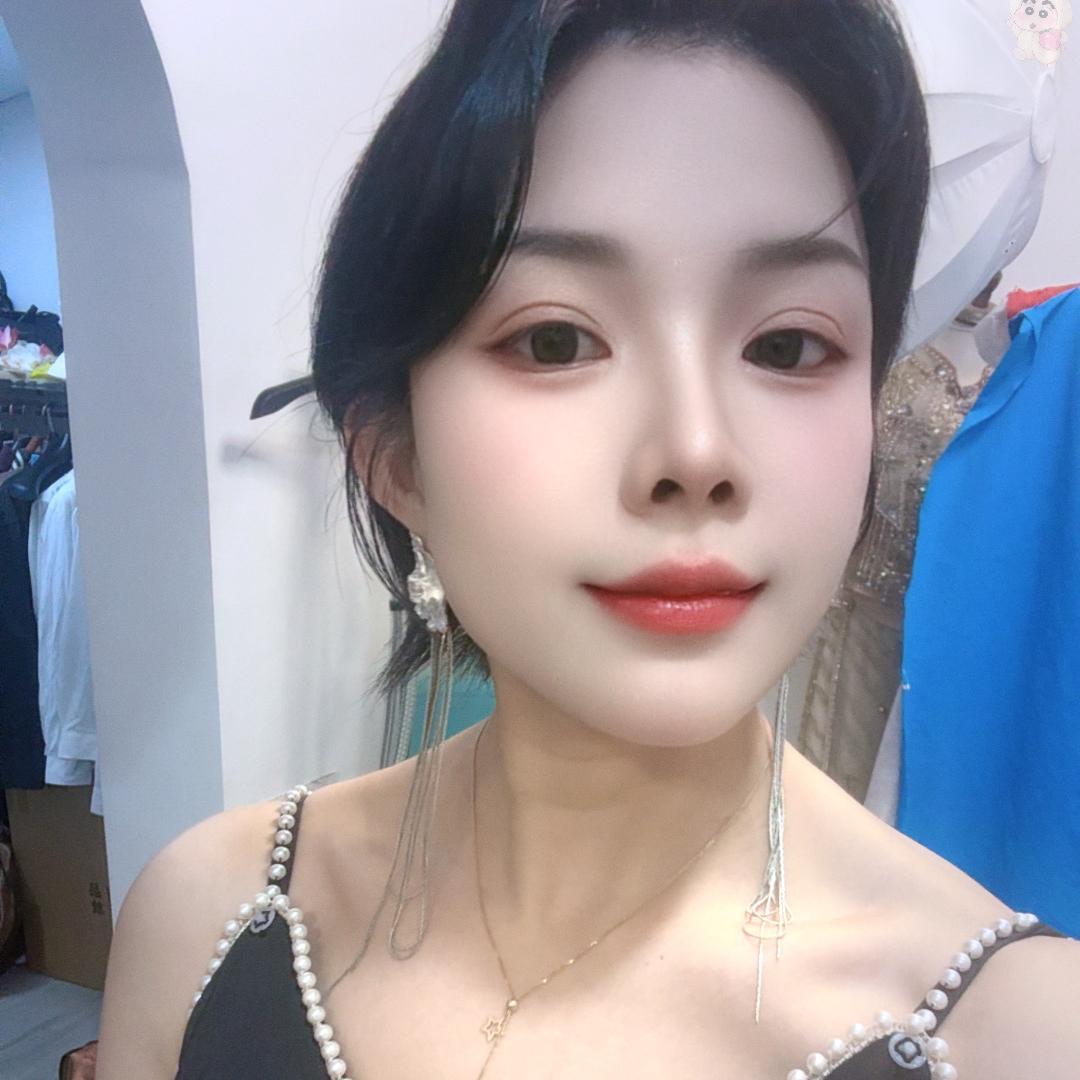 旺苍茜茜内衣店 古月月