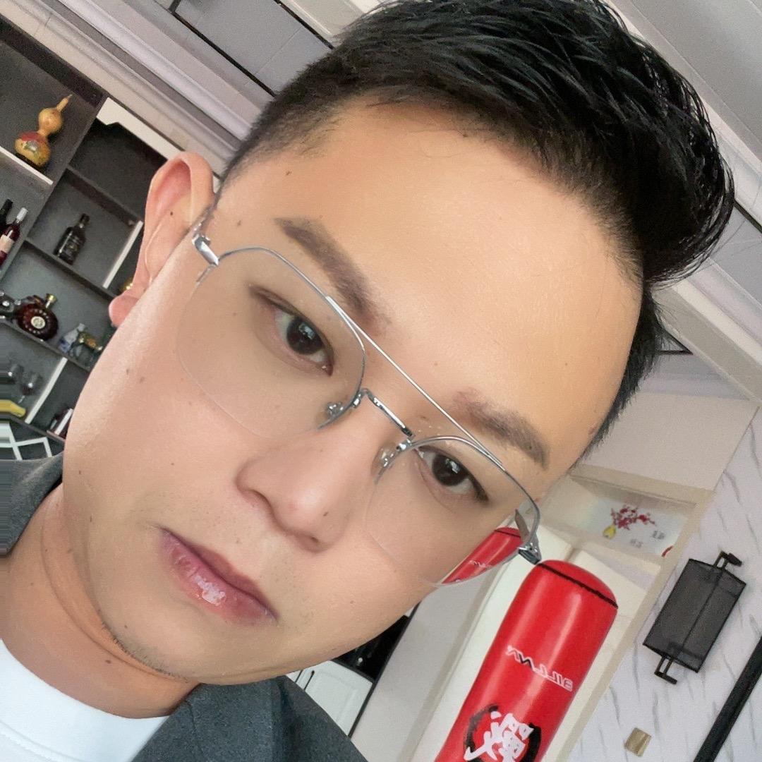 袁占龙