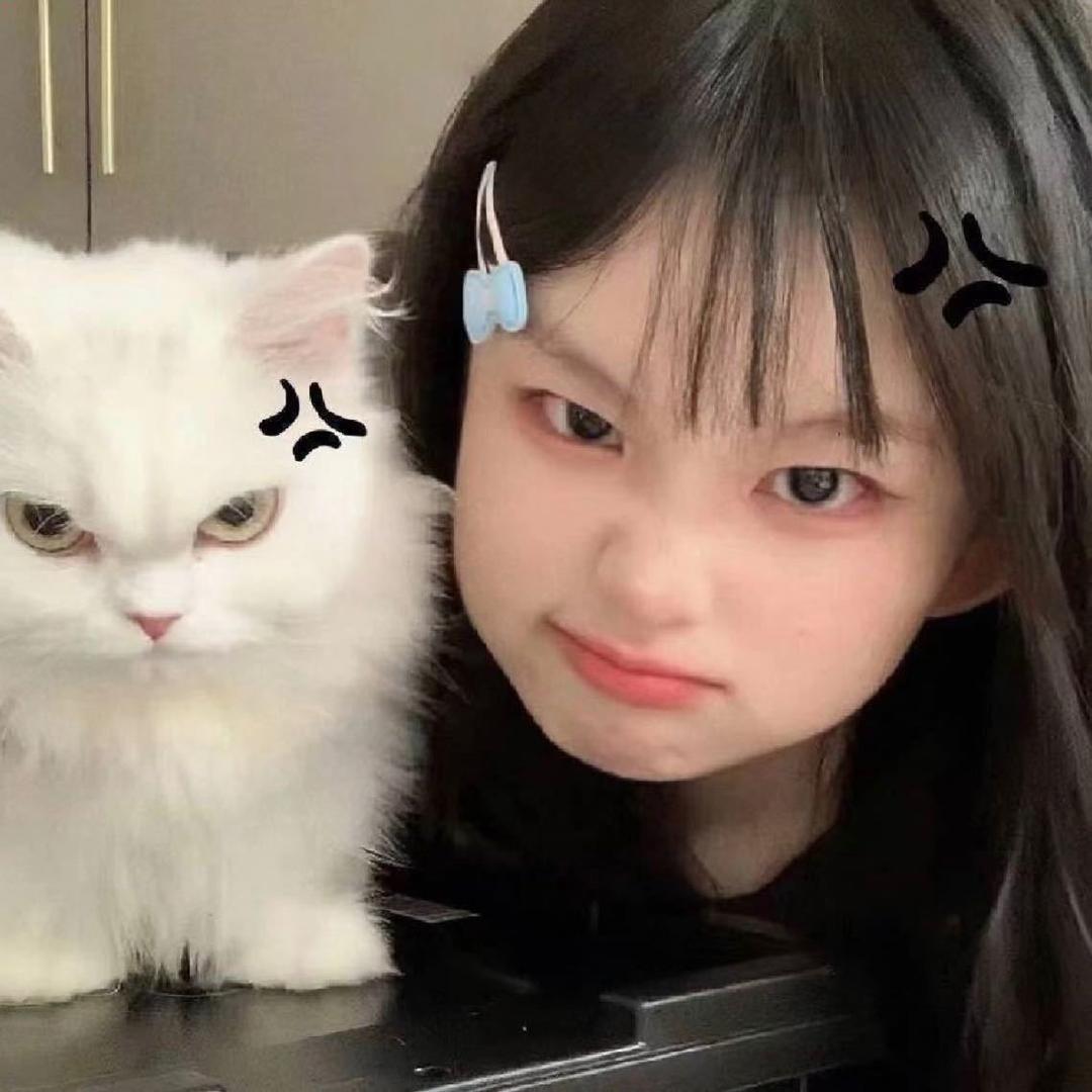 高冷草莓熊_🍓