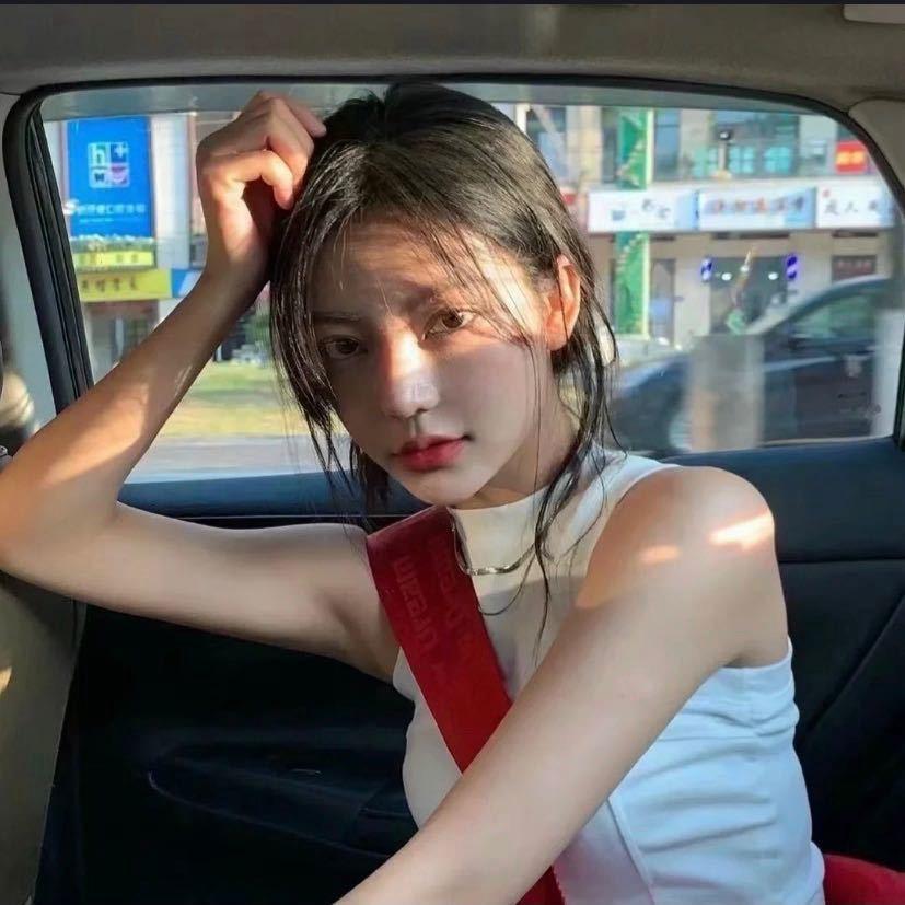 女的 .