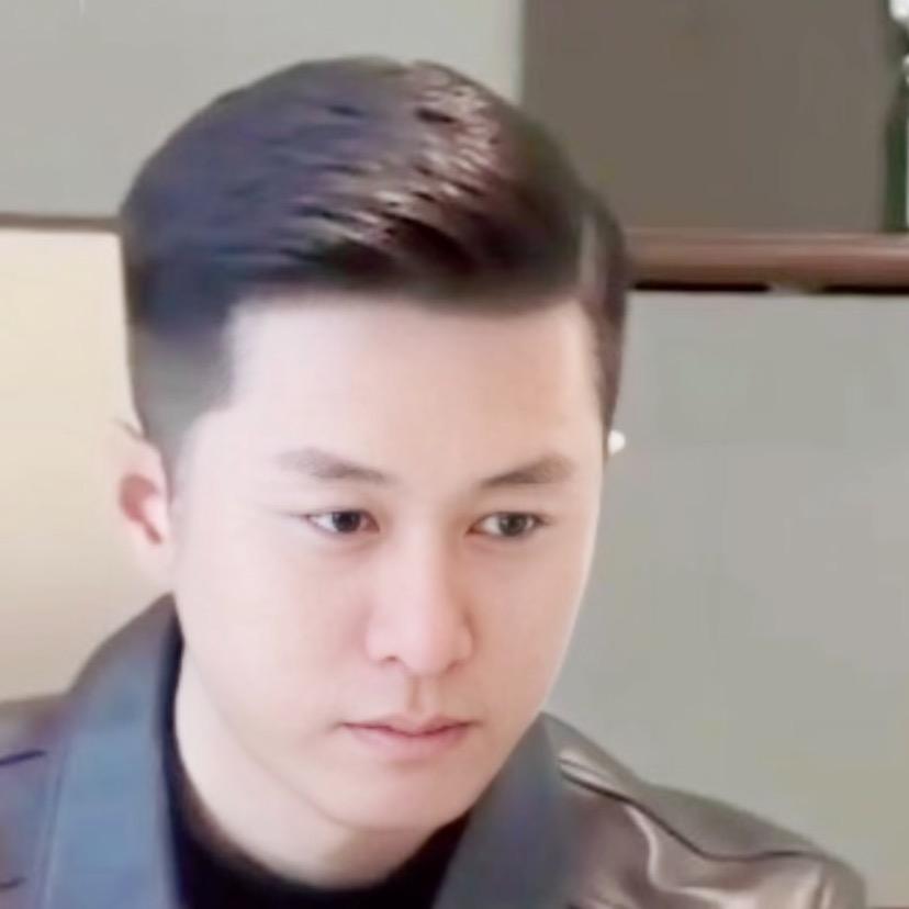 温眸浅笑男