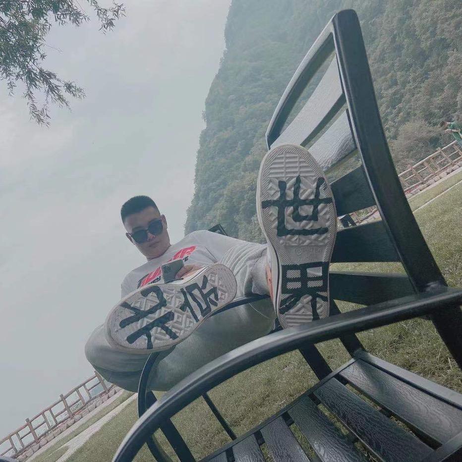伊秀美食-小齐