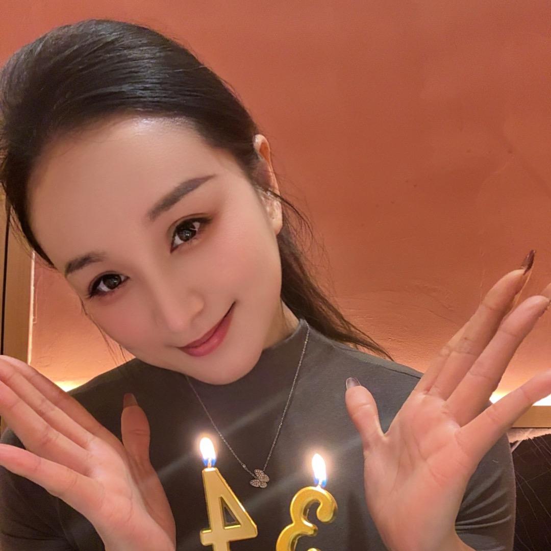 夜猫子烧烤大排档老板娘