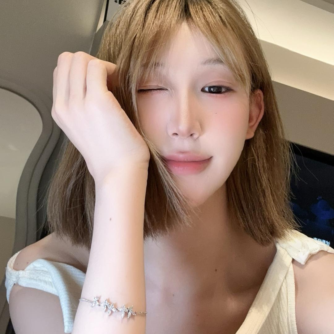 左ear