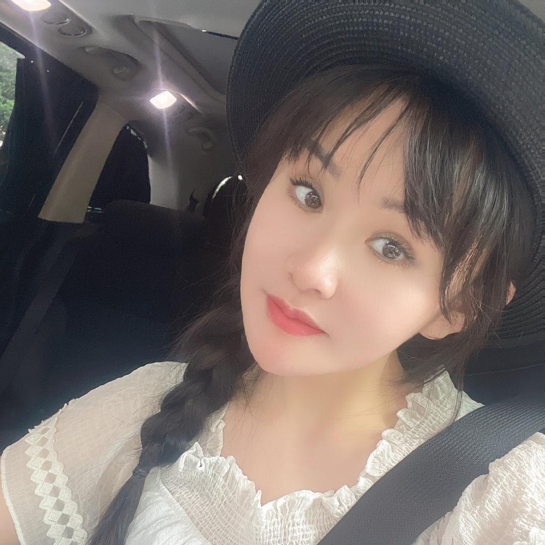 草帽姑娘苏苏呀🐰