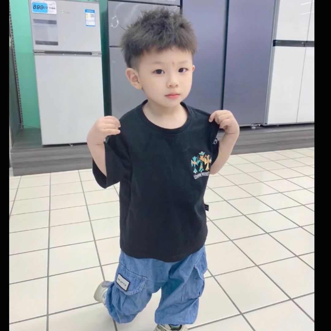 赞赞kids潮童馆
