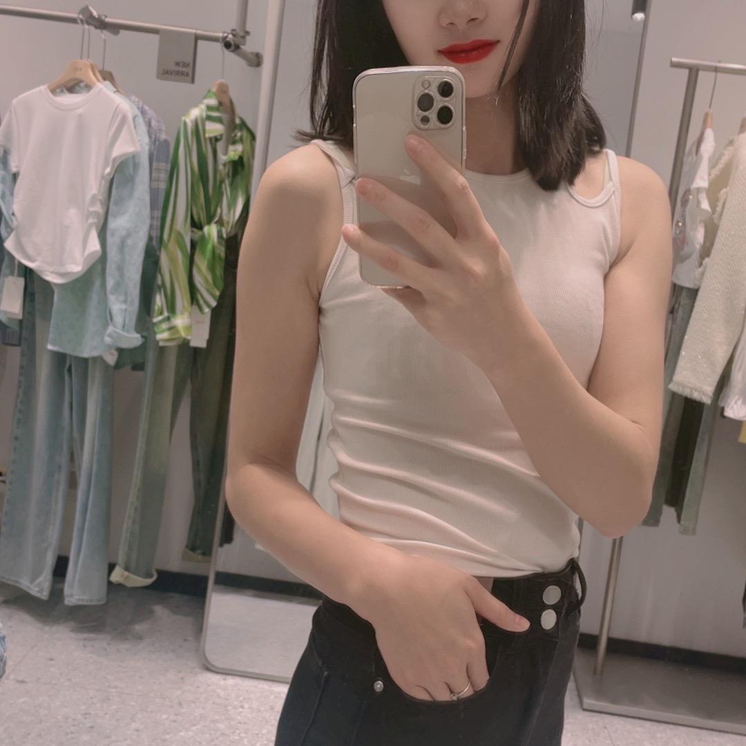 卖手机的小姐姐