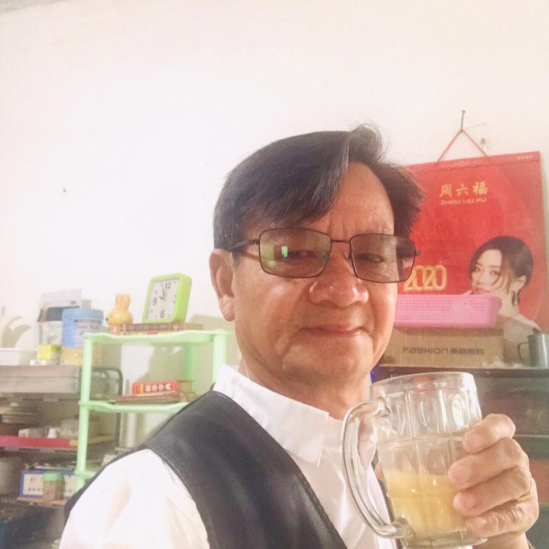 云南潇洒爷爷