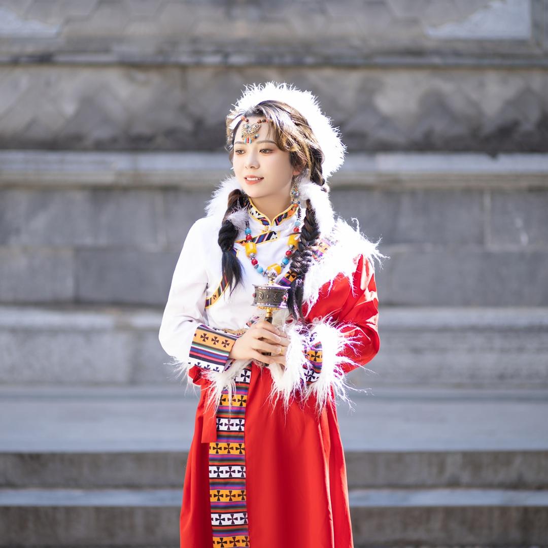 ღ 罗玥冰 ღ᭄