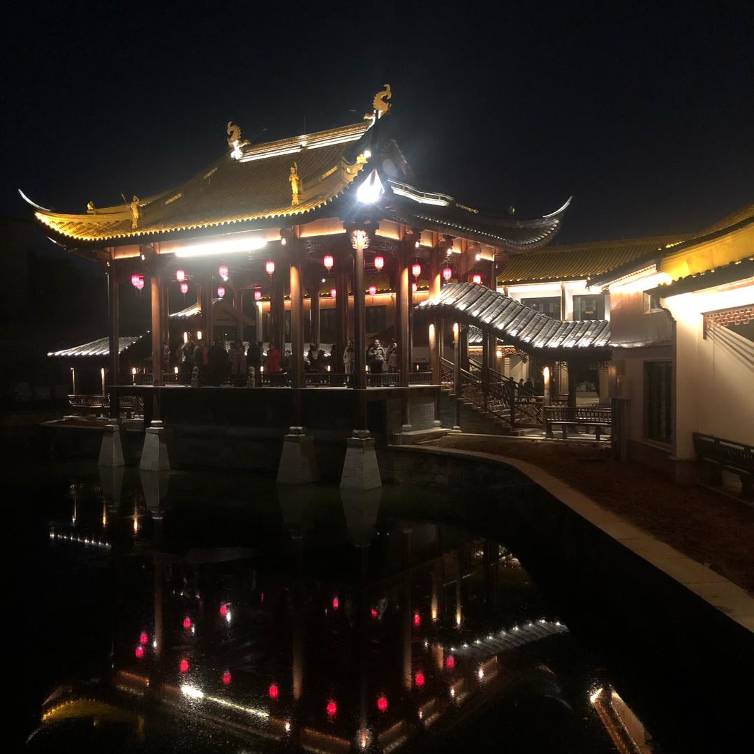 舞蹈社里的小小