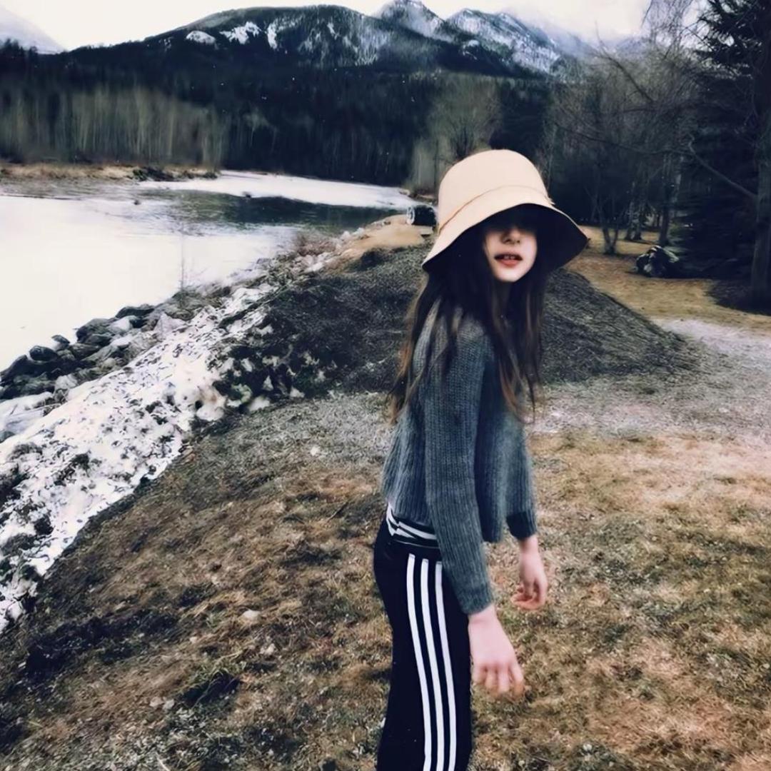 hU