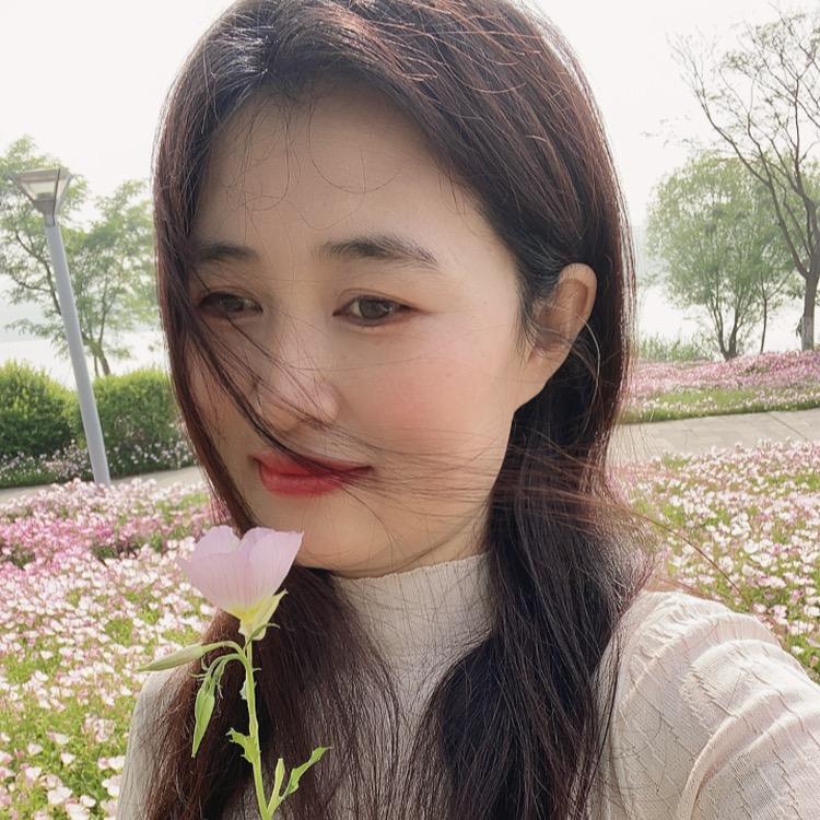 英子