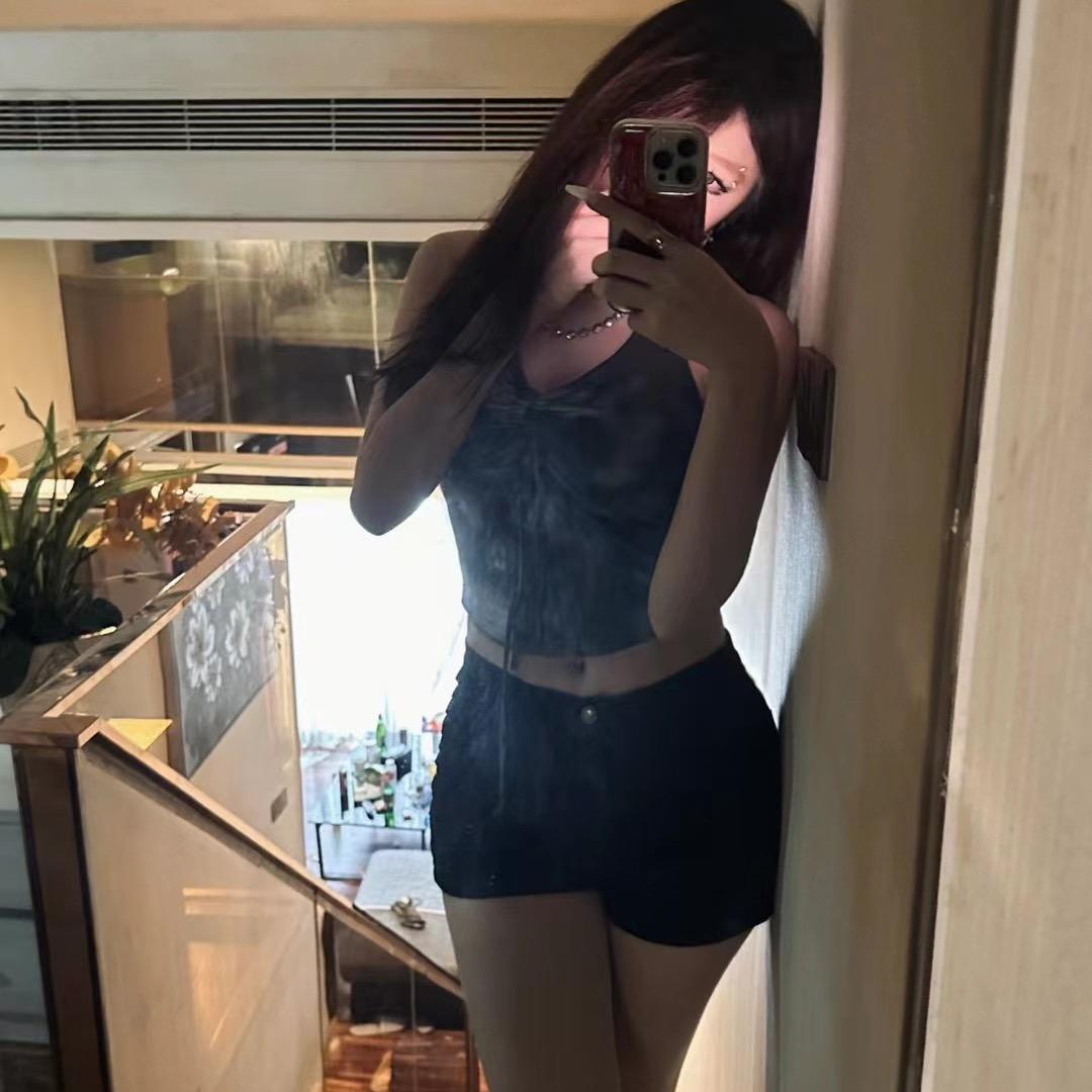 爱吃苹果的小婷