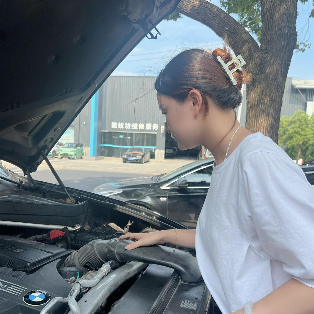 聚技坊-小师妹修车