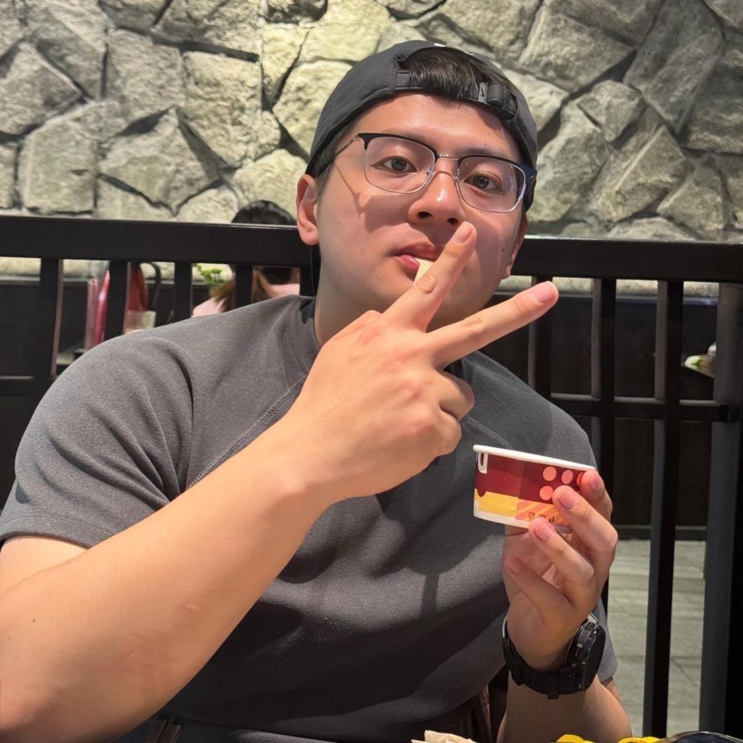 发光的机器人✌️（增肌中）🫡