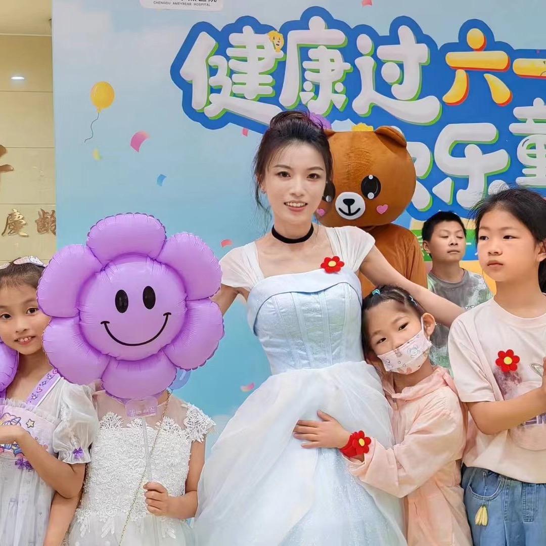 成都小米熊刘梅霞