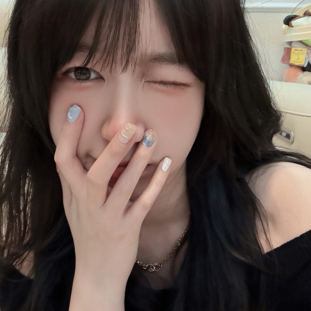 草莓ᥫ᭡ˊ˗（emo版）