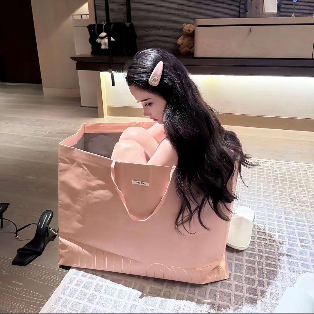 吃榴莲的猫🐱