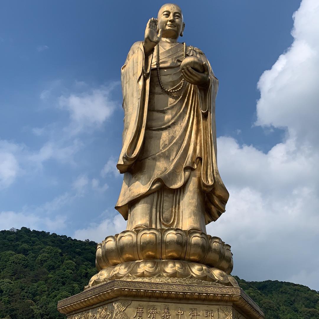 开着拖拉机
