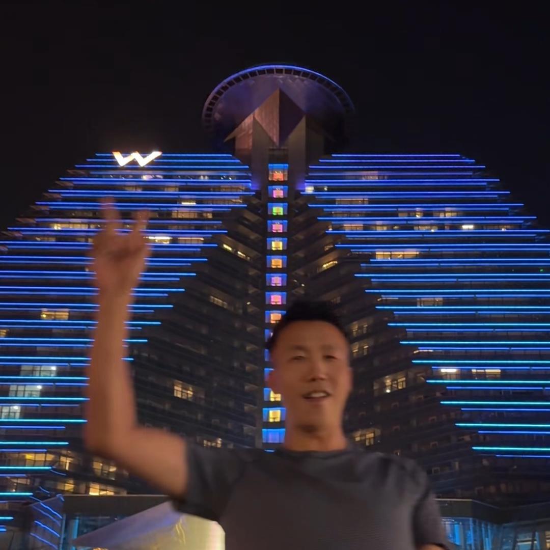 阳光的黑黑先生☀️