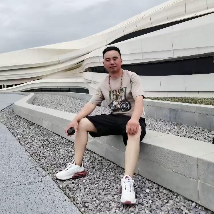 挖机小何vlog（开着挖机游全国)