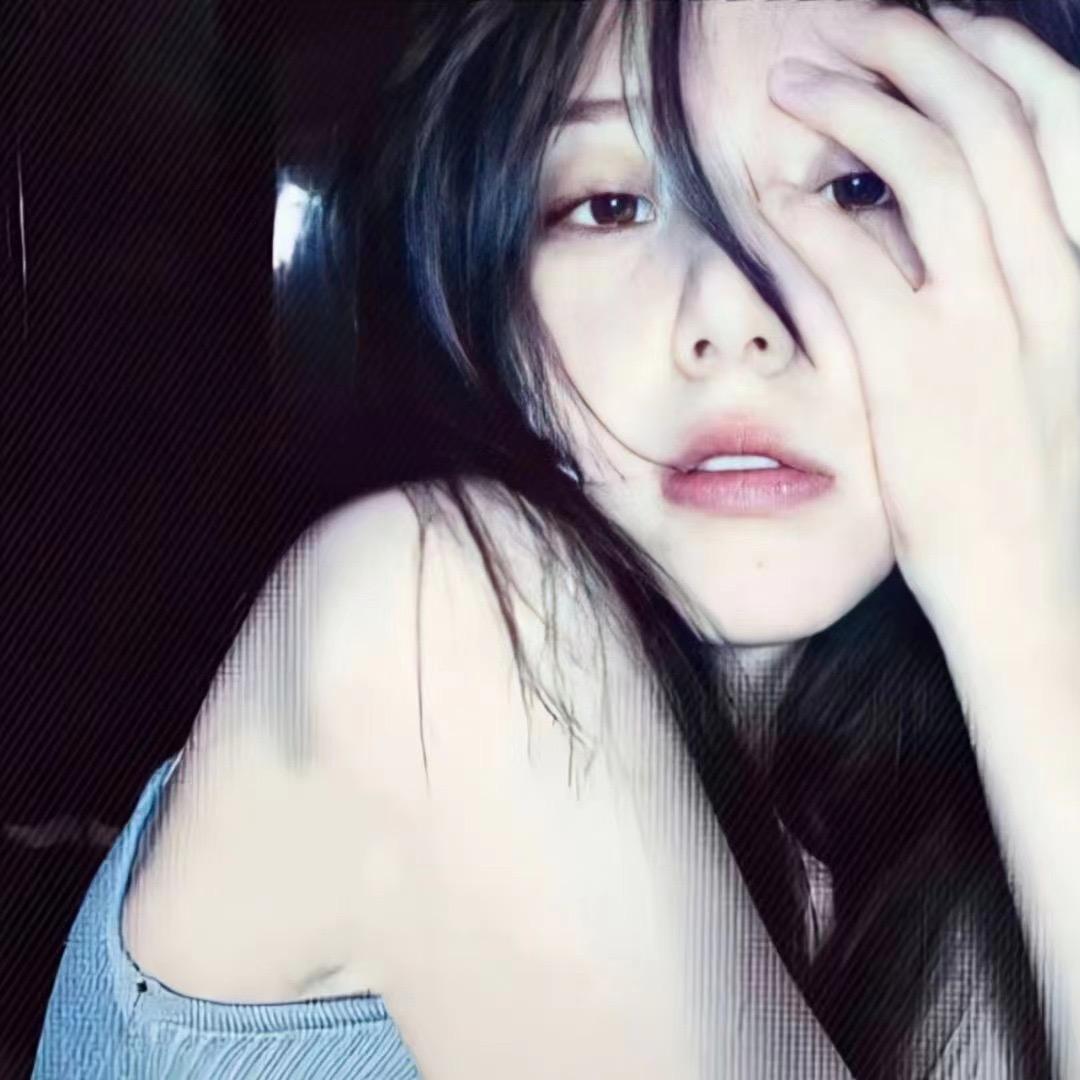 彤彤.