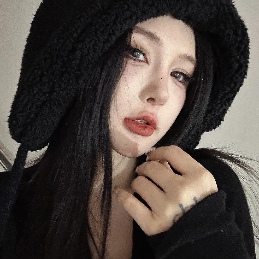 何婧婧（必发财版💰@抖音