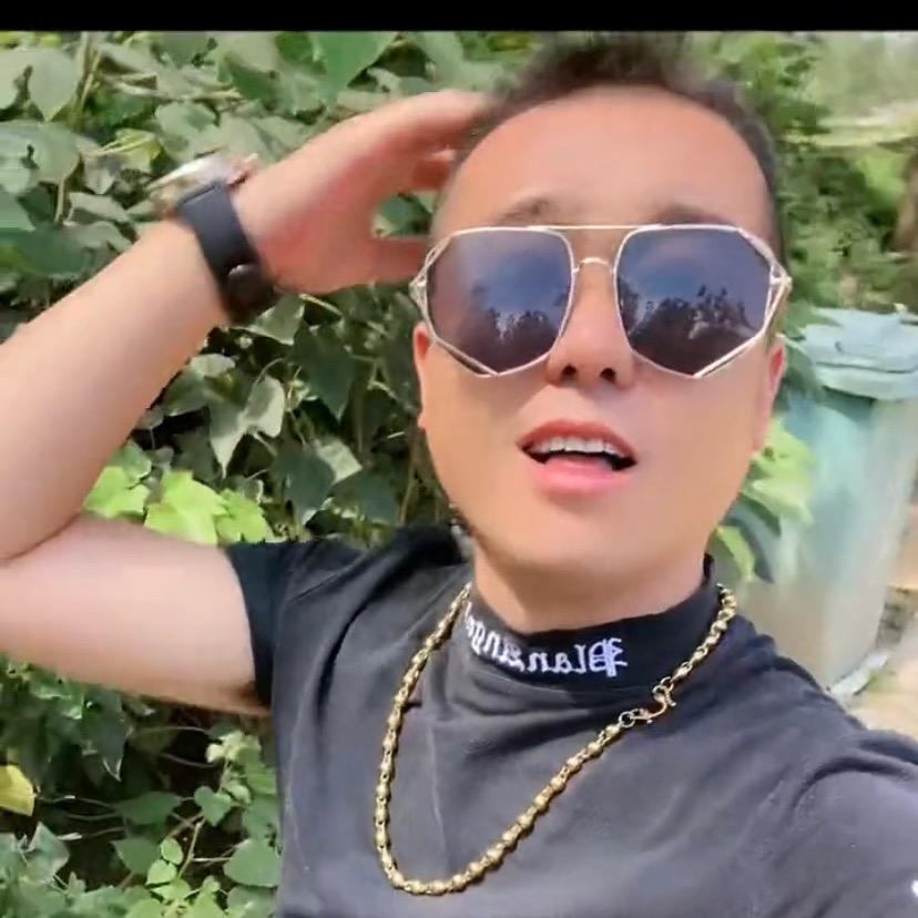 @农村东子吖「砥砺前行」
