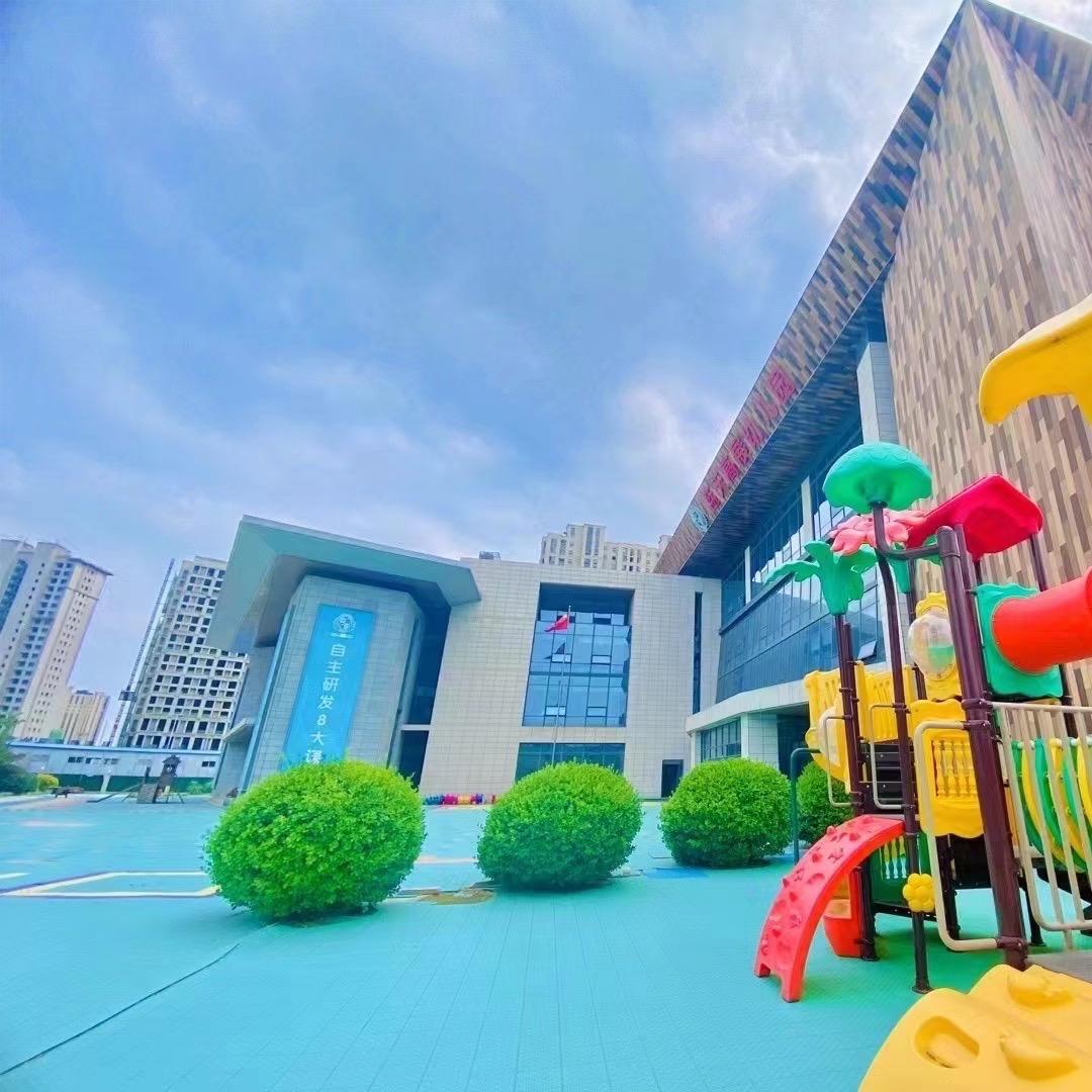 蓝天高展幼儿园朱老师