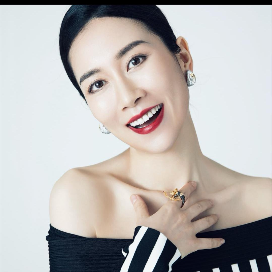 温峥嵘（护肤日记）