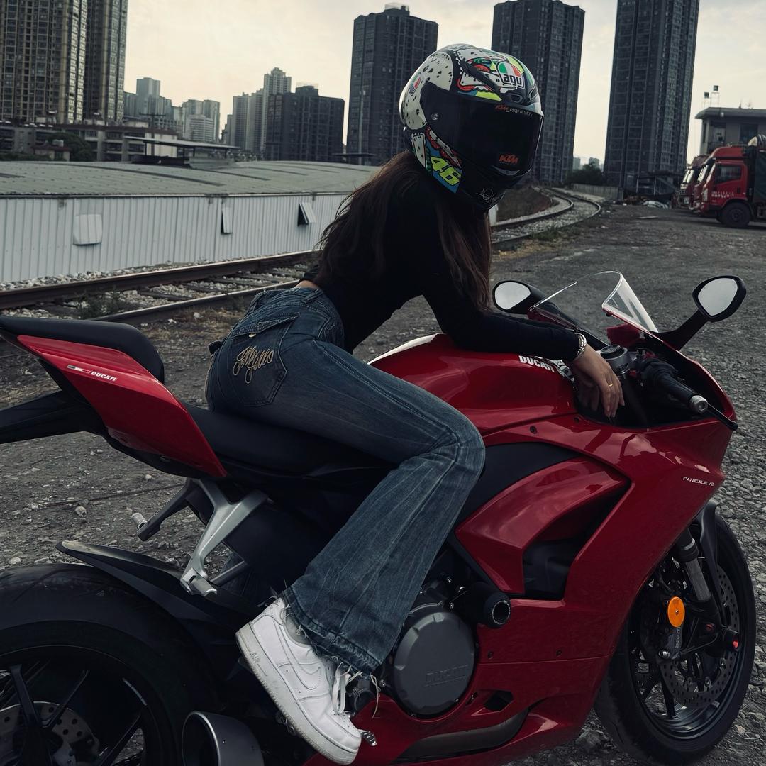蓉曦🏍️
