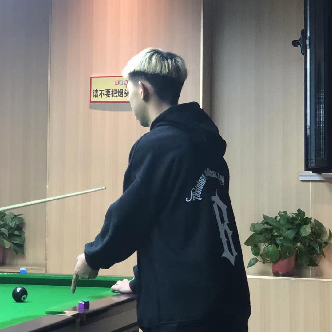 张堃鹏.