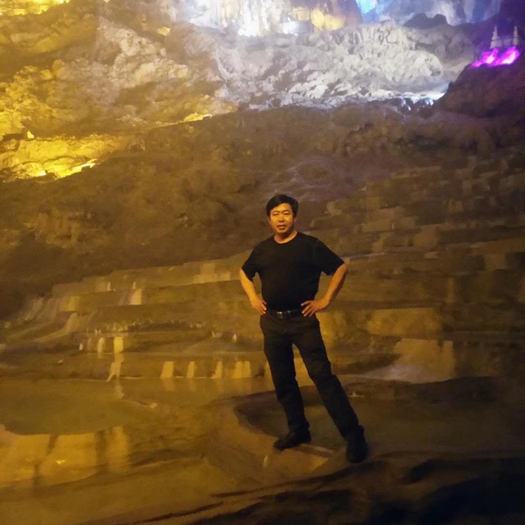 水边石材罗敏