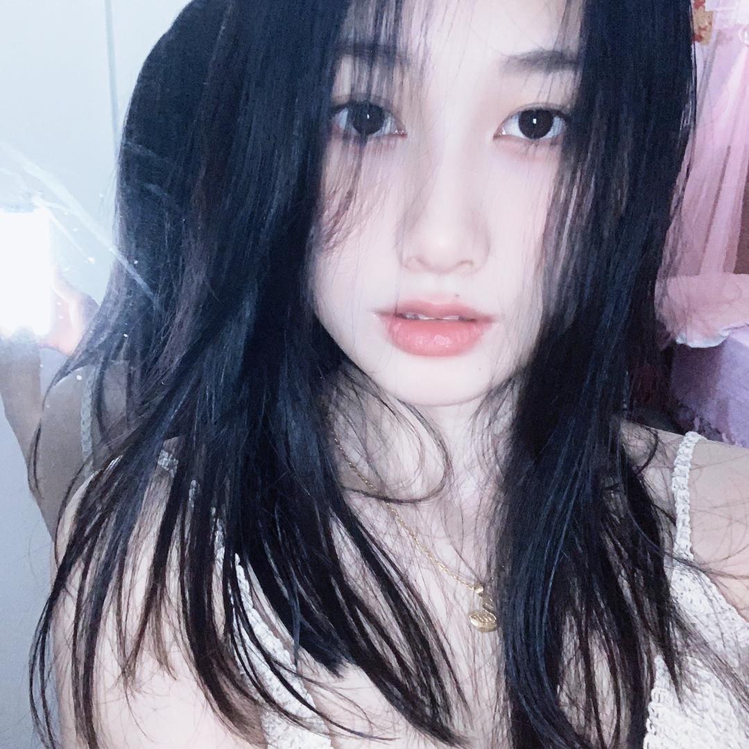 陈陈.