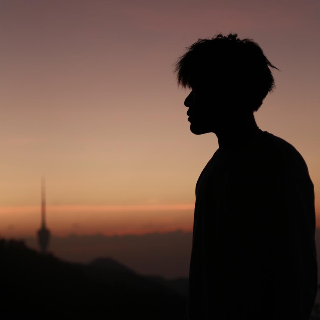 洛洛同学