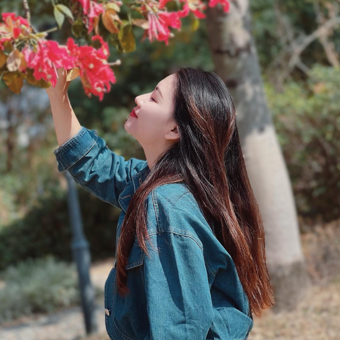 小红吃喝玩乐