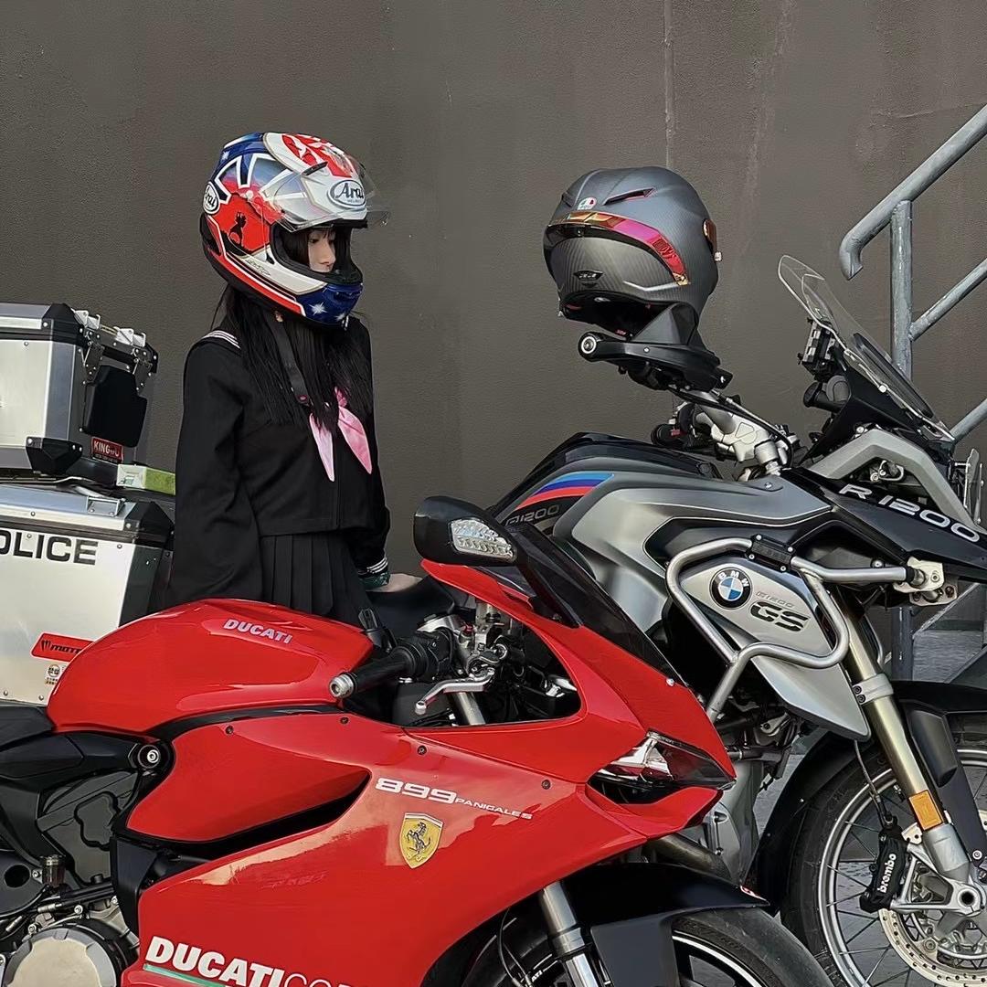 行运机车（李李）