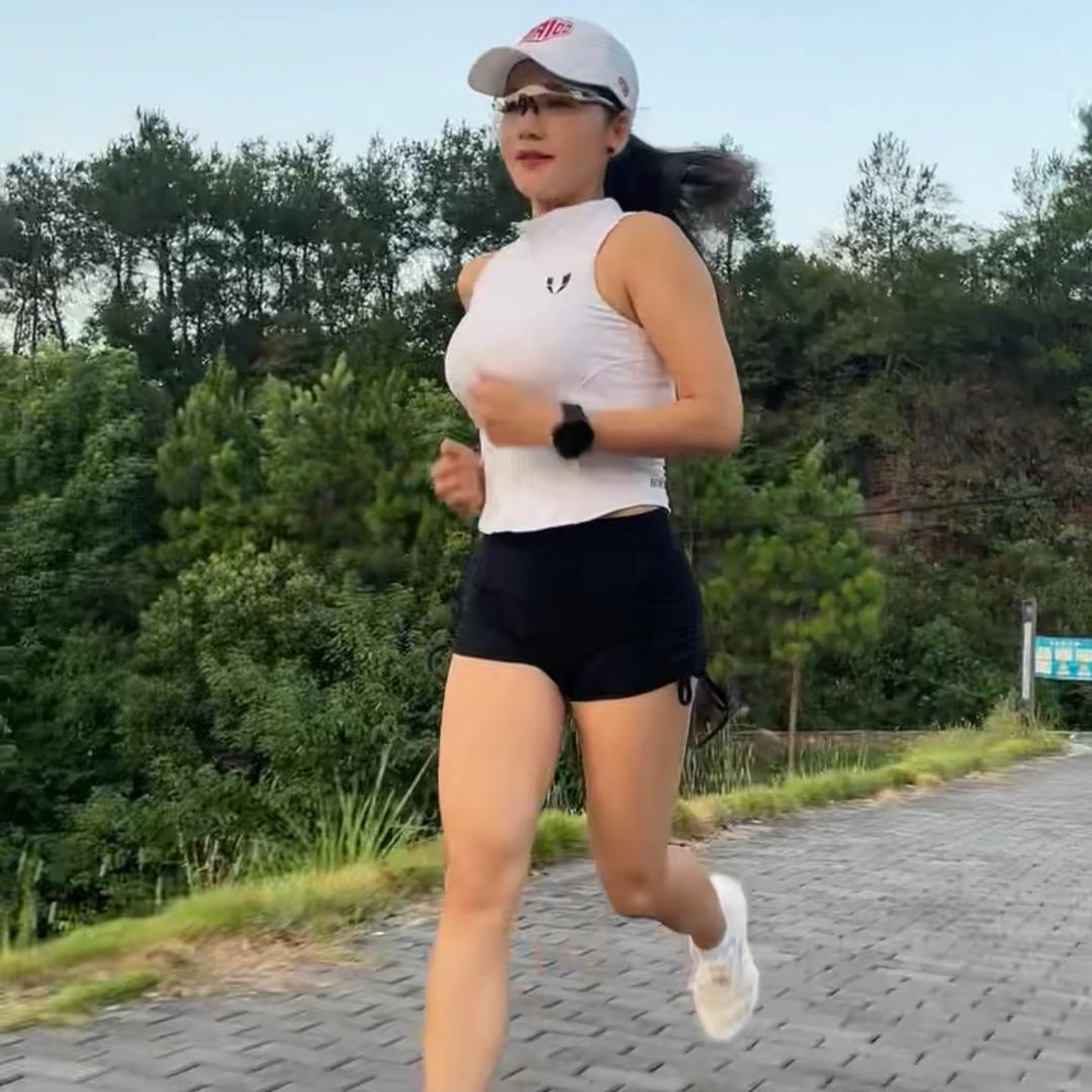 英子爱运动