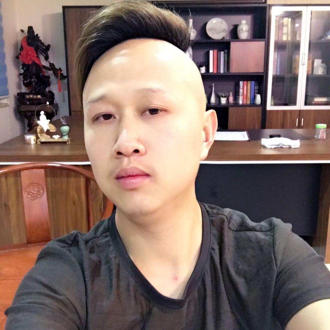 养肤中心高老板在清货