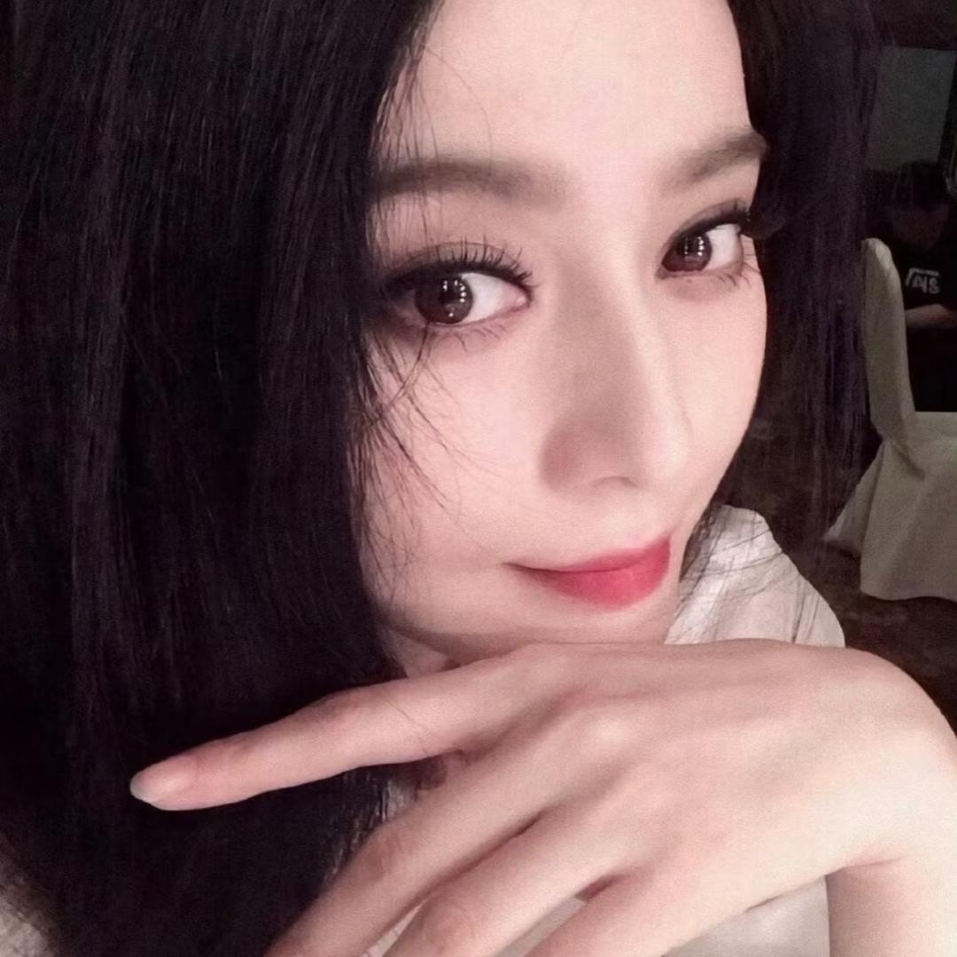 ¥.