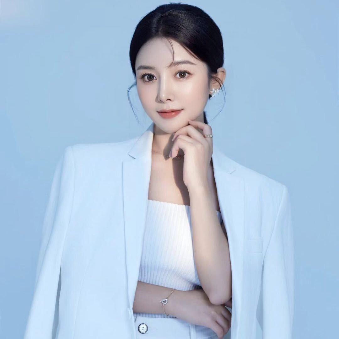 美学白老丝儿