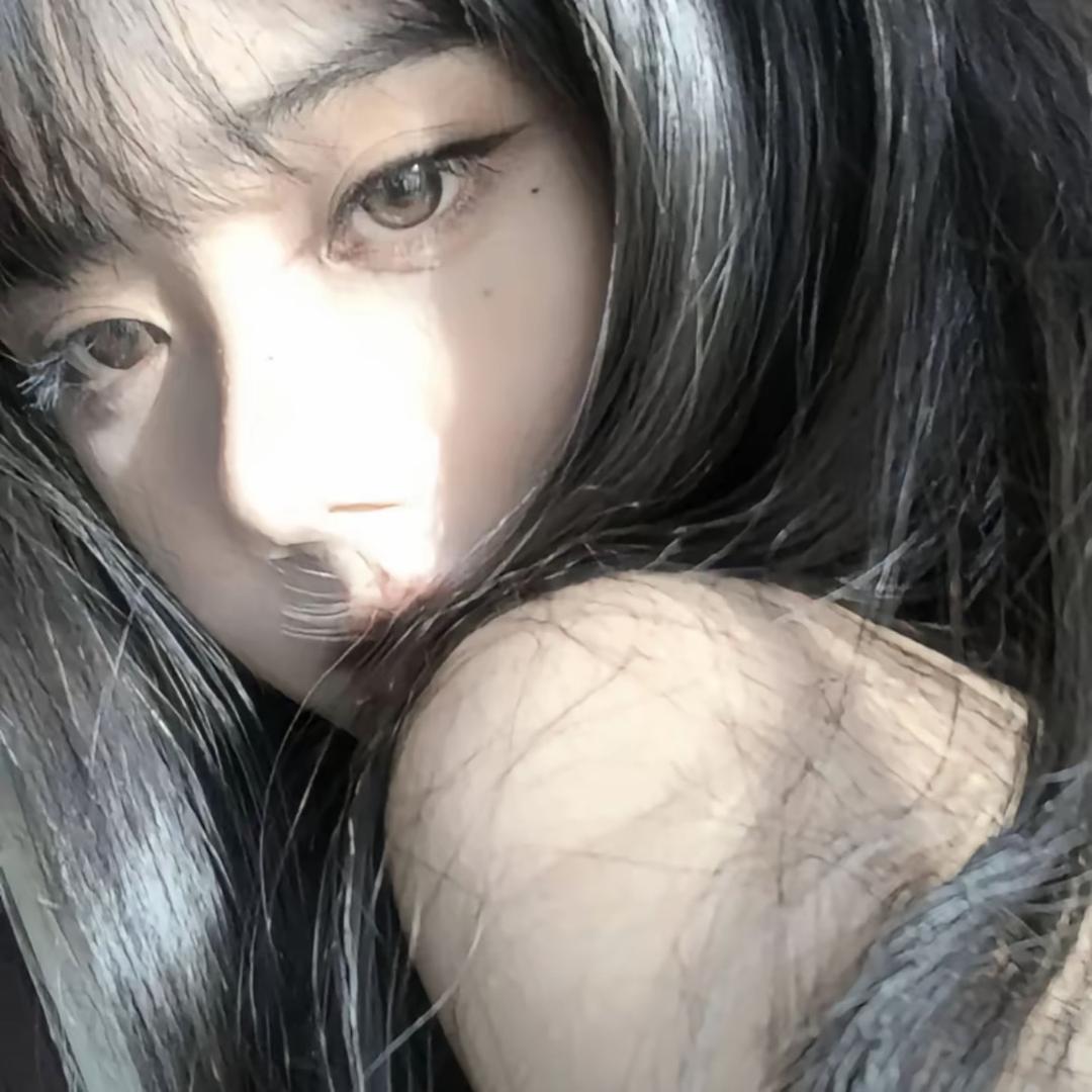 羔羔.