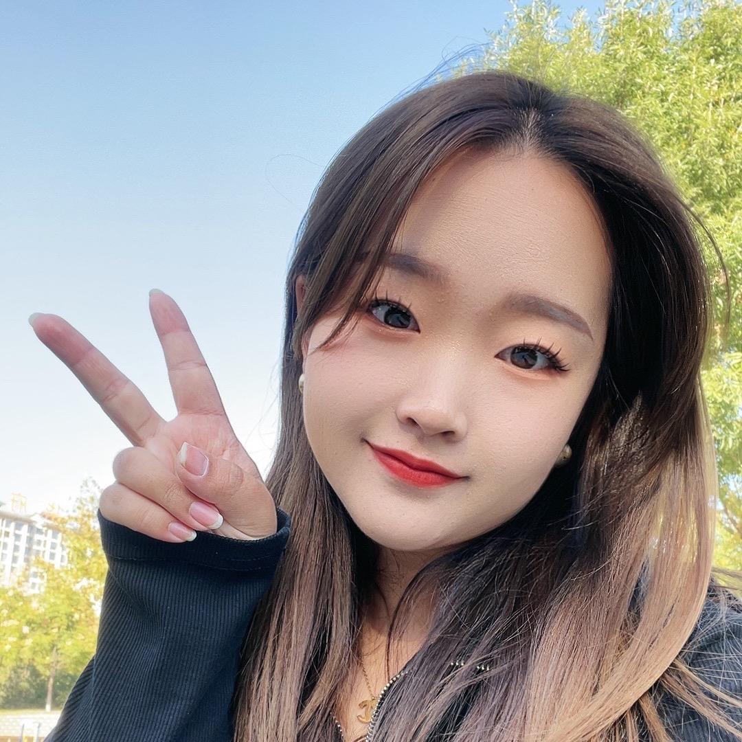 是小震吖🎀