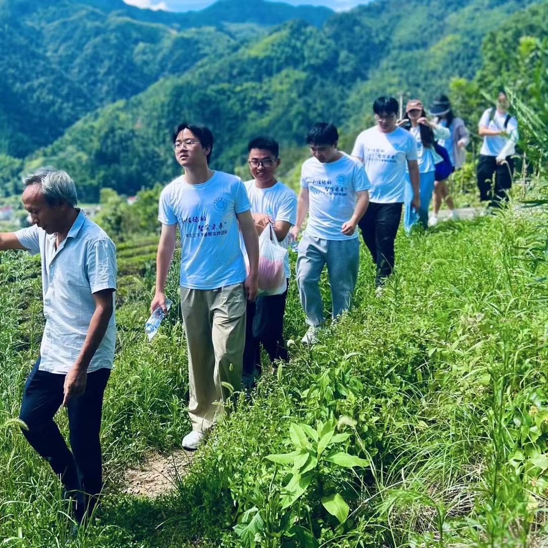 “和谐绿韵·智绘未来”三下乡暑期实践团队