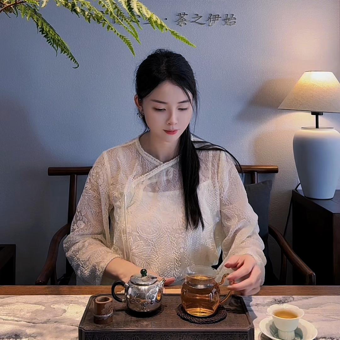 云南茶姑娘（七月）