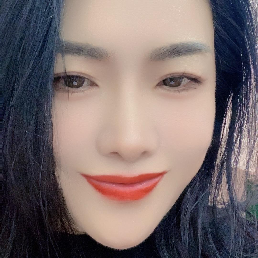 英英     .👗时尚博主